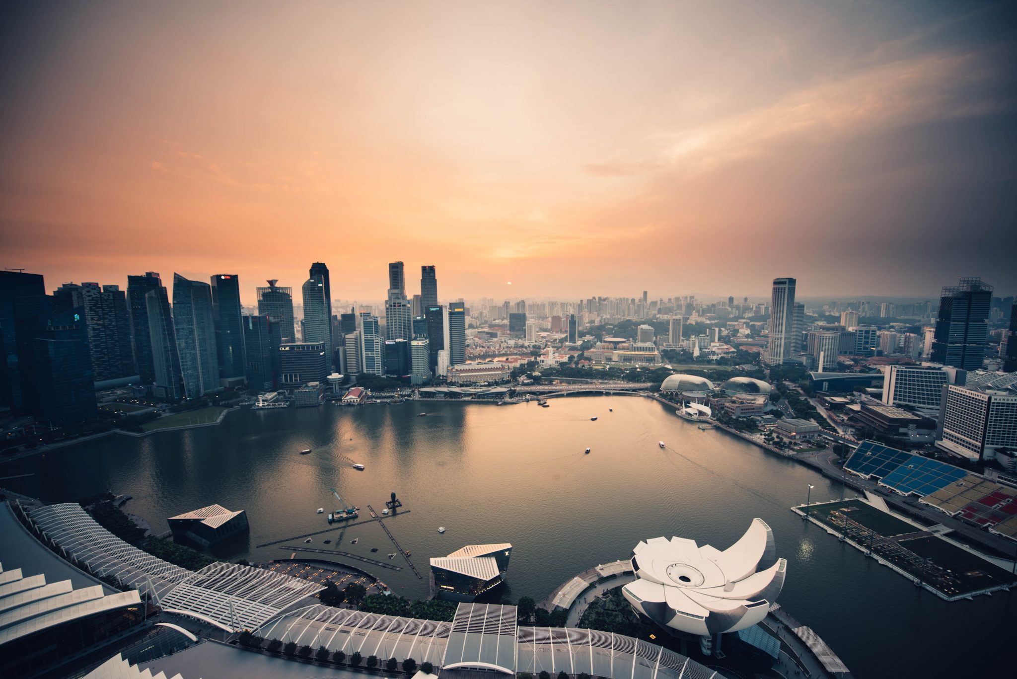 https://mdw-travel-data-us-east-1.s3.amazonaws.com/img/country/Singapore/Canberra-Link-EC/img_02.jpg