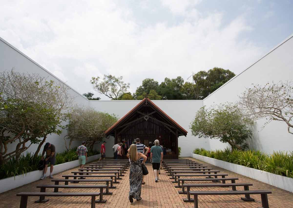 https://mdw-travel-data-us-east-1.s3.amazonaws.com/img/country/Singapore/Changi-Museum/img_01.jpg