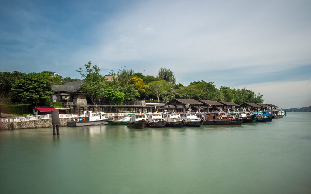 https://mdw-travel-data-us-east-1.s3.amazonaws.com/img/country/Singapore/Changi-Village/img_03.jpg