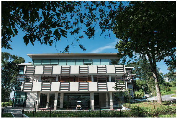 https://mdw-travel-data-us-east-1.s3.amazonaws.com/img/country/Singapore/Changi-Village/img_04.jpg