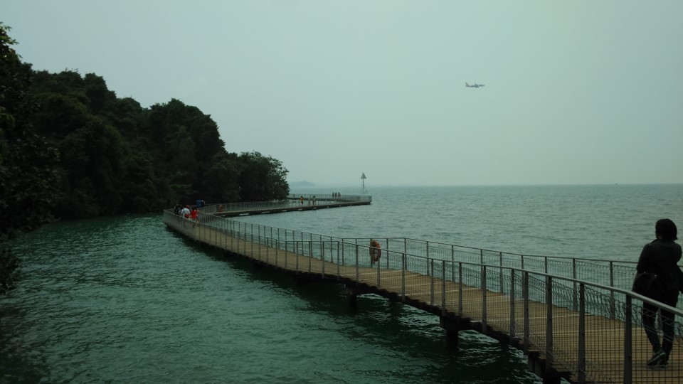 https://mdw-travel-data-us-east-1.s3.amazonaws.com/img/country/Singapore/Chek-Jawa-Wetlands/img_02.jpg