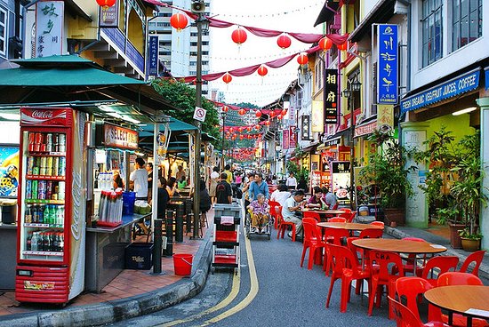 https://mdw-travel-data-us-east-1.s3.amazonaws.com/img/country/Singapore/Chinatown-Street-Markets/img_02.jpg