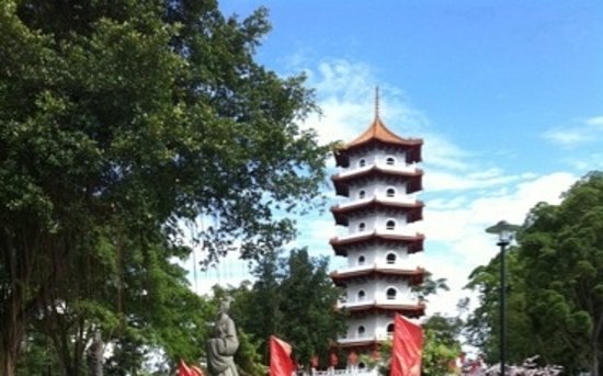 https://mdw-travel-data-us-east-1.s3.amazonaws.com/img/country/Singapore/Chinese-&-Japanese-Gardens/img_02.jpg