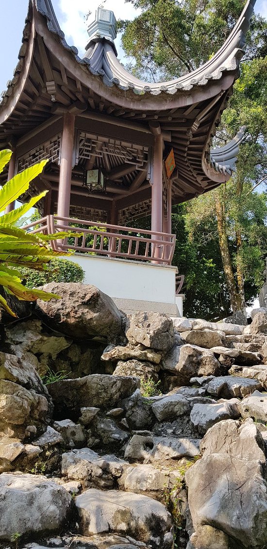 https://mdw-travel-data-us-east-1.s3.amazonaws.com/img/country/Singapore/Chinese-&-Japanese-Gardens/img_03.jpg