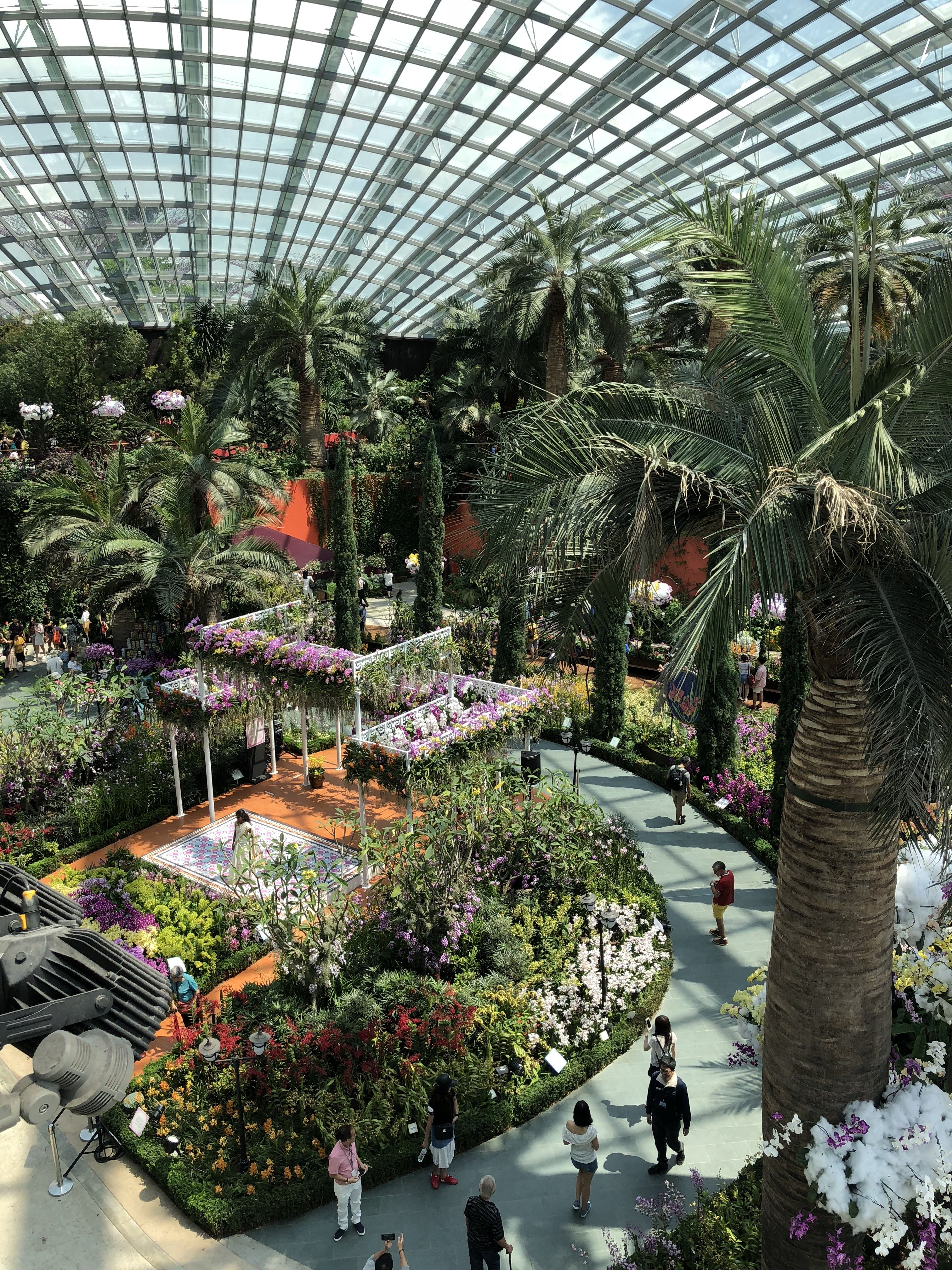 https://mdw-travel-data-us-east-1.s3.amazonaws.com/img/country/Singapore/Flower-Dome/img_00.jpg