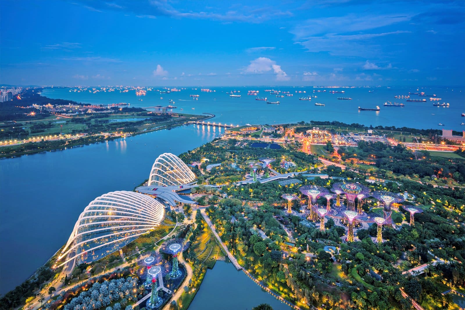 https://mdw-travel-data-us-east-1.s3.amazonaws.com/img/country/Singapore/Gardens-by-the-Bay-East/img_02.jpg