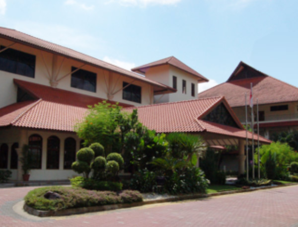 https://mdw-travel-data-us-east-1.s3.amazonaws.com/img/country/Singapore/HomeTeamNS-Bukit-Batok/img_01.jpg