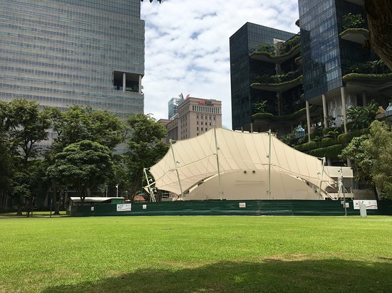 https://mdw-travel-data-us-east-1.s3.amazonaws.com/img/country/Singapore/Hong-Lim-Park/img_00.jpg