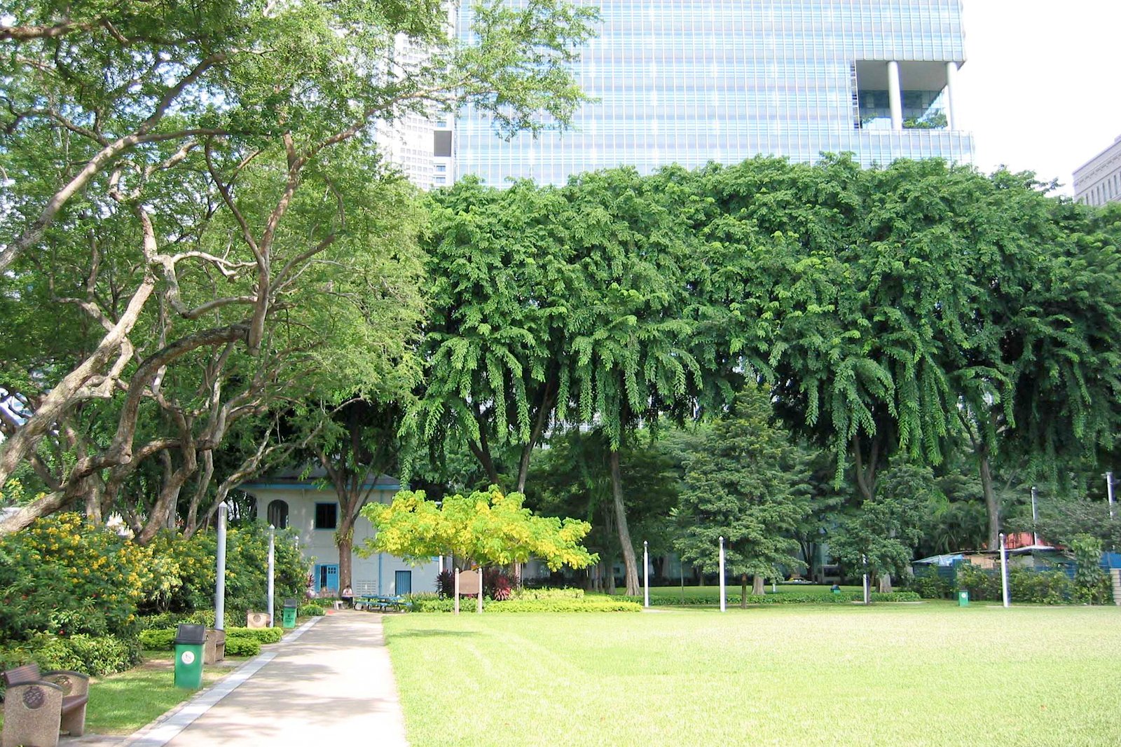https://mdw-travel-data-us-east-1.s3.amazonaws.com/img/country/Singapore/Hong-Lim-Park/img_01.jpg
