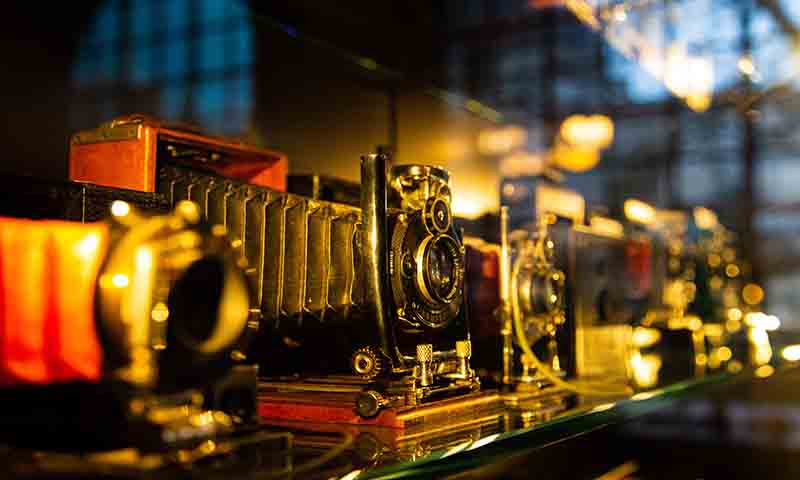 https://mdw-travel-data-us-east-1.s3.amazonaws.com/img/country/Singapore/IMA-The-Vintage-Camera-Museum/img_02.jpg