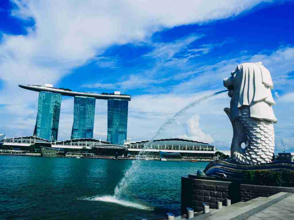 https://mdw-travel-data-us-east-1.s3.amazonaws.com/img/country/Singapore/IMM/img_02.jpg
