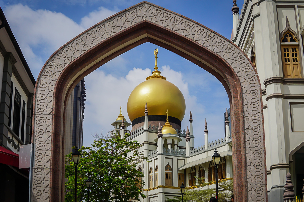 https://mdw-travel-data-us-east-1.s3.amazonaws.com/img/country/Singapore/Kampong-Glam/img_01.jpg