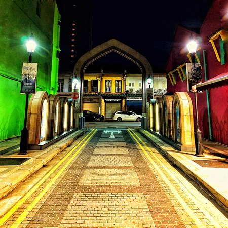 https://mdw-travel-data-us-east-1.s3.amazonaws.com/img/country/Singapore/Kampung-Glam/img_03.jpg