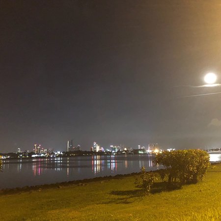 https://mdw-travel-data-us-east-1.s3.amazonaws.com/img/country/Singapore/Kranji-Countryside/img_05.jpg