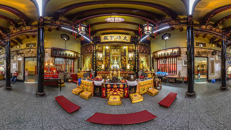 https://mdw-travel-data-us-east-1.s3.amazonaws.com/img/country/Singapore/Leong-San-Temple/img_01.jpg