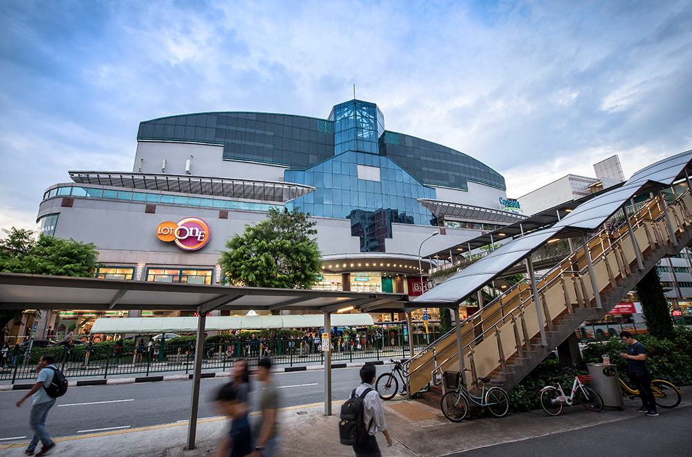 https://mdw-travel-data-us-east-1.s3.amazonaws.com/img/country/Singapore/Lot-1-Shoppers-Mall/img_03.jpg