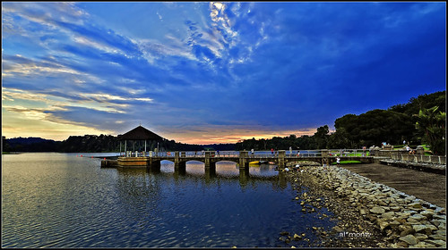 https://mdw-travel-data-us-east-1.s3.amazonaws.com/img/country/Singapore/Lower-Pierce-Reservoir-Park/img_00.jpg