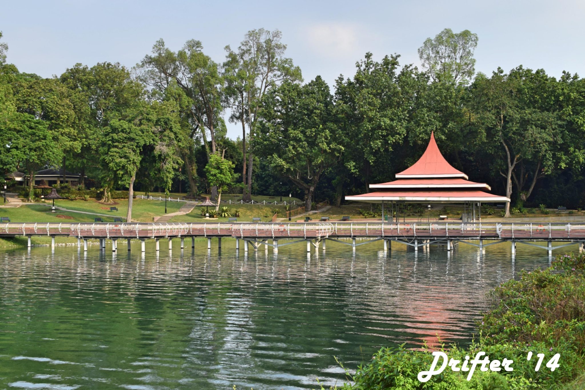 https://mdw-travel-data-us-east-1.s3.amazonaws.com/img/country/Singapore/MacRitchie-Reservoir/img_01.jpg