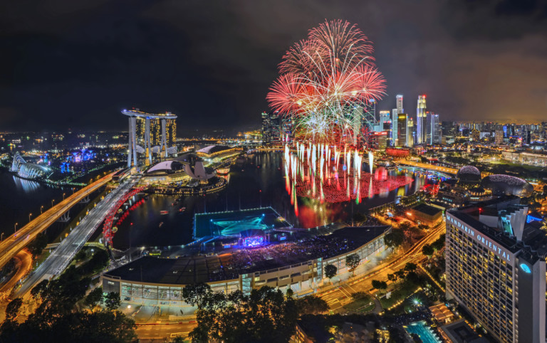 https://mdw-travel-data-us-east-1.s3.amazonaws.com/img/country/Singapore/Marina-Bay-Countdown/img_01.jpg