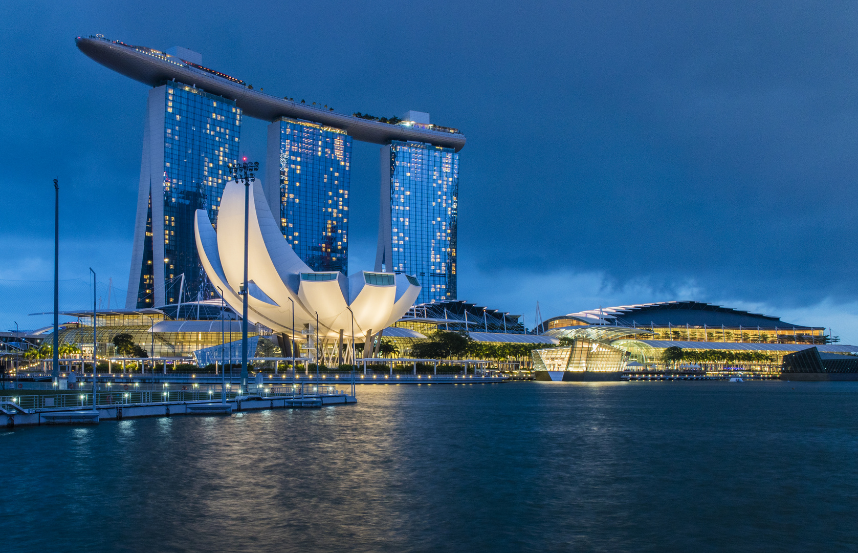 https://mdw-travel-data-us-east-1.s3.amazonaws.com/img/country/Singapore/Marina-Bay-Sands-Events-Plaza/img_02.jpg