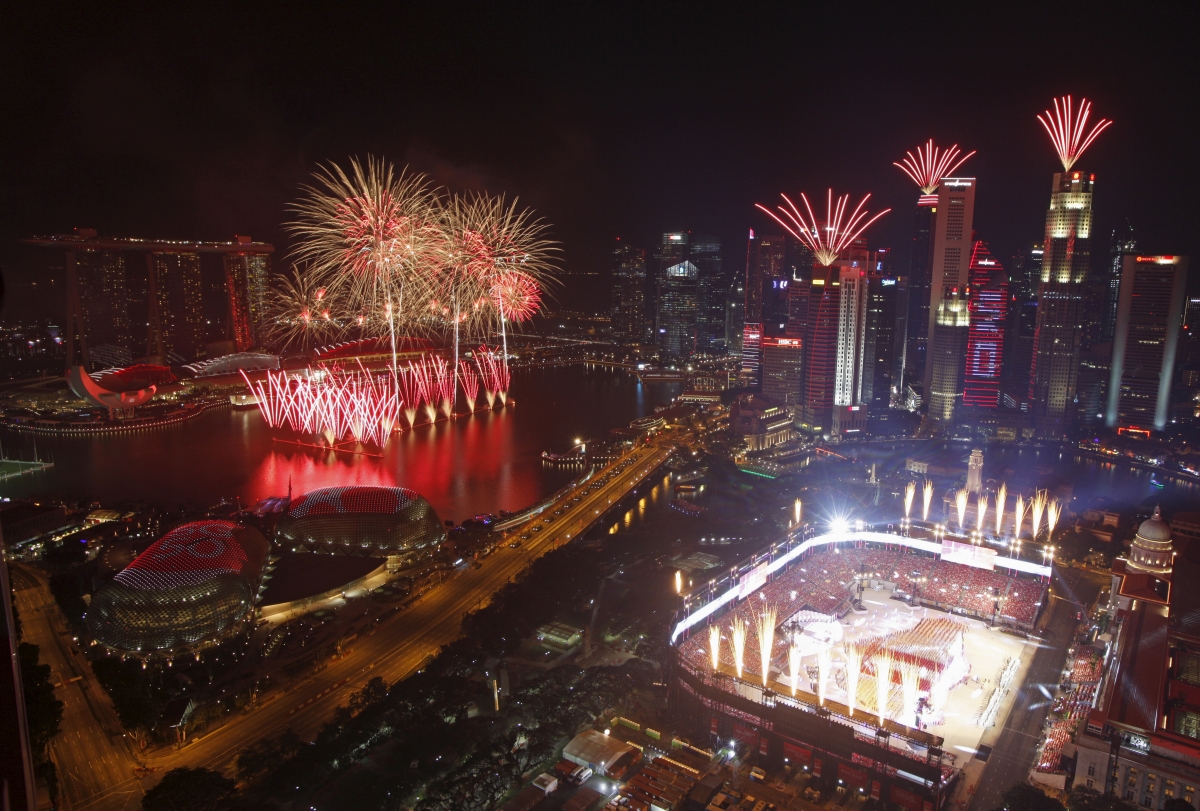 https://mdw-travel-data-us-east-1.s3.amazonaws.com/img/country/Singapore/National-Day-Parade/img_01.jpg