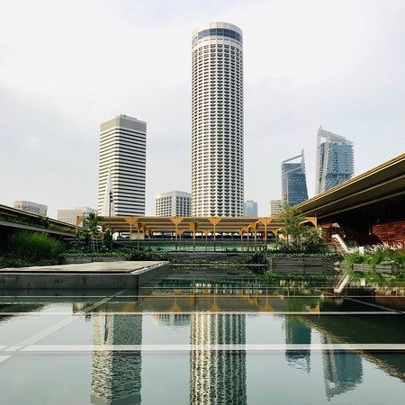 https://mdw-travel-data-us-east-1.s3.amazonaws.com/img/country/Singapore/National-Gallery-Singapore/img_01.jpg