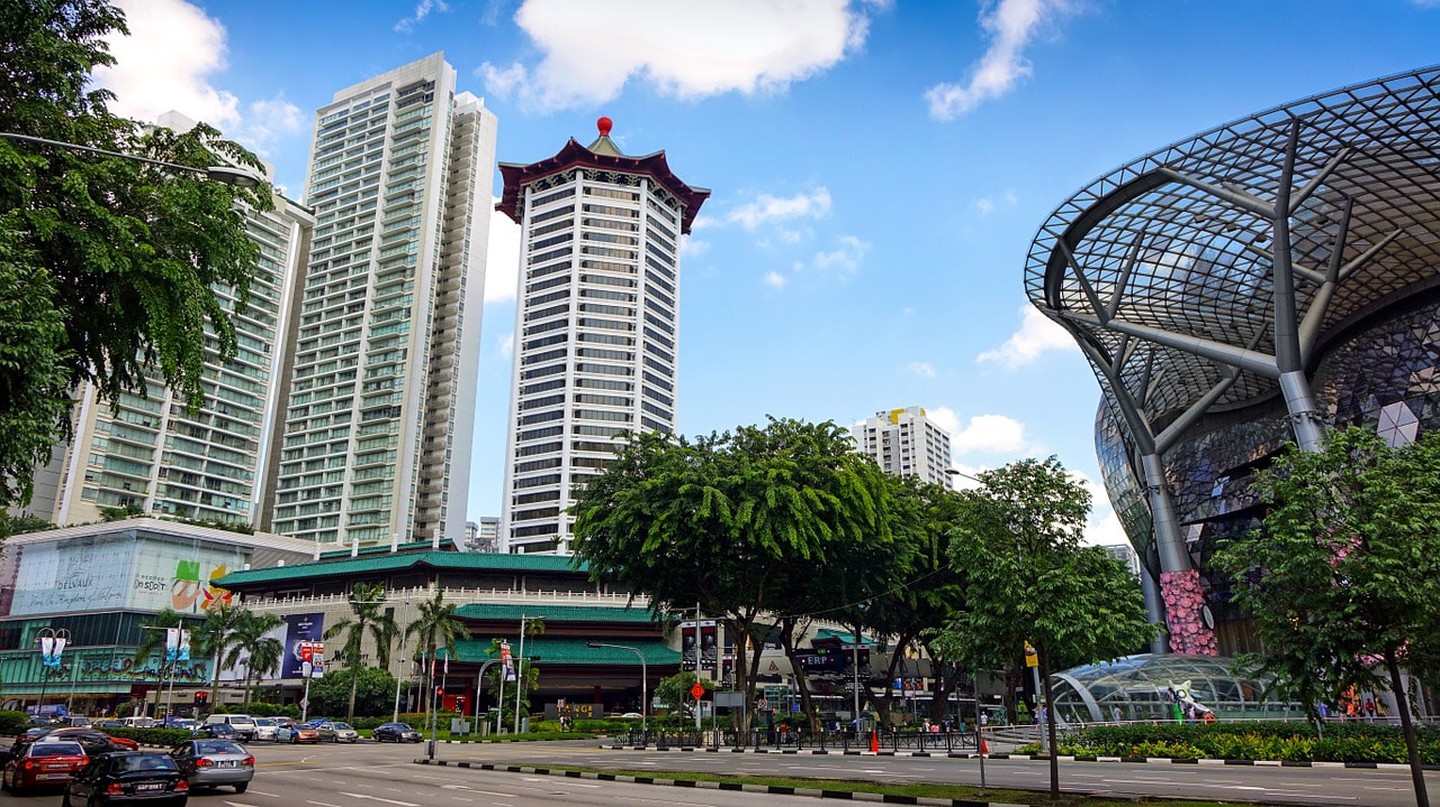 https://mdw-travel-data-us-east-1.s3.amazonaws.com/img/country/Singapore/Orchard-Road/img_01.jpg