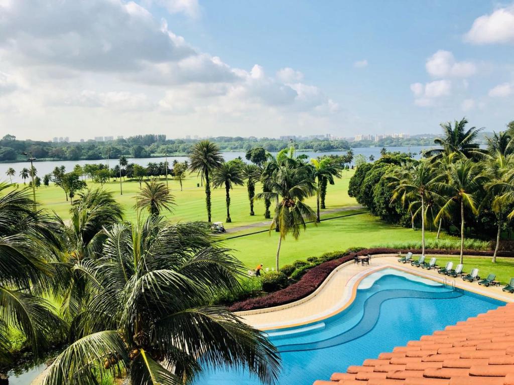 https://mdw-travel-data-us-east-1.s3.amazonaws.com/img/country/Singapore/Orchid-Country-Club-Golf-Course/img_01.jpg