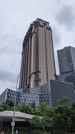 https://mdw-travel-data-us-east-1.s3.amazonaws.com/img/country/Singapore/Parkview-Square/img_02.jpg