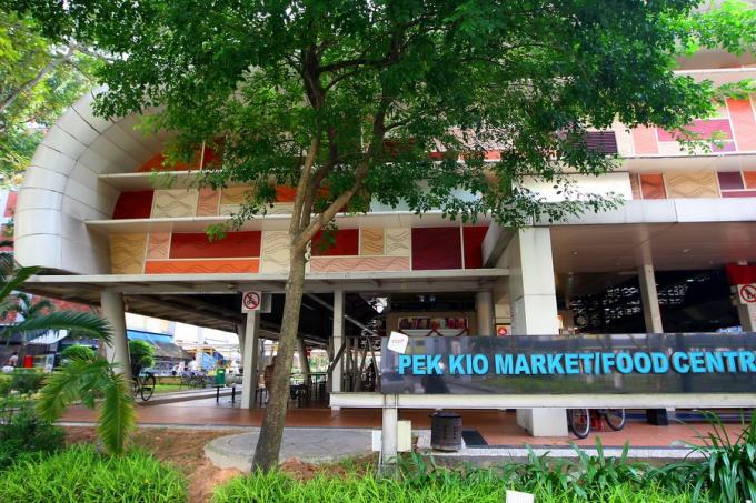 https://mdw-travel-data-us-east-1.s3.amazonaws.com/img/country/Singapore/Pek-Kio-Market-&-Food-Centre/img_03.jpg