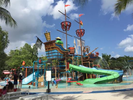https://mdw-travel-data-us-east-1.s3.amazonaws.com/img/country/Singapore/Port-of-Lost-Wonder/img_02.jpg
