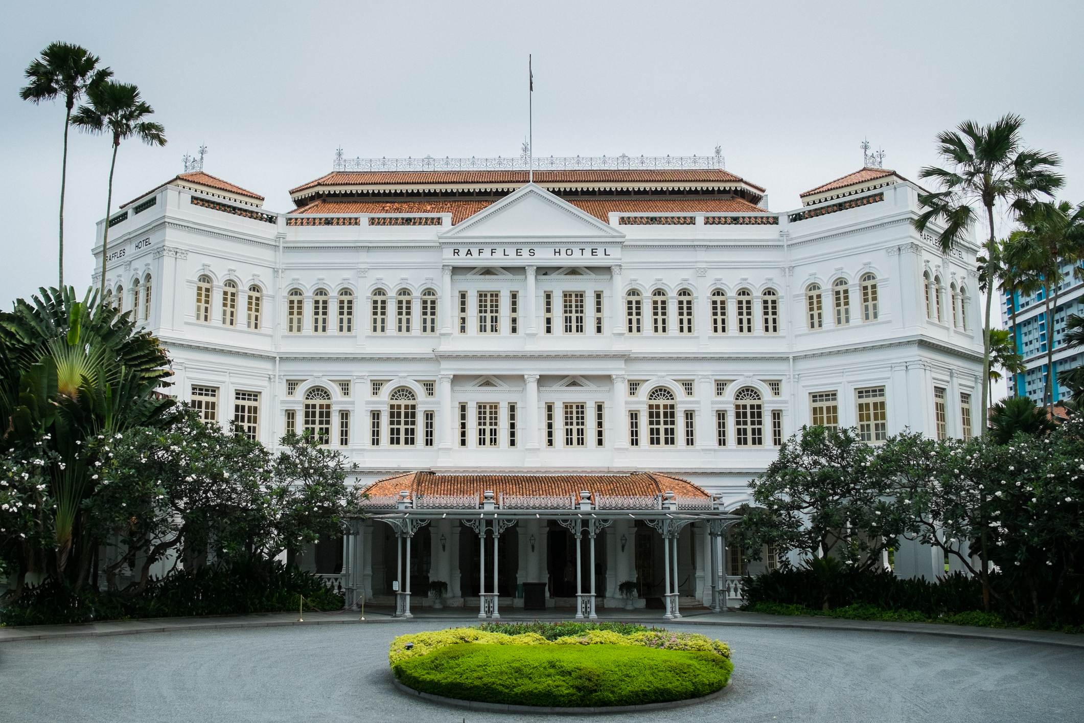https://mdw-travel-data-us-east-1.s3.amazonaws.com/img/country/Singapore/Raffles-Hotel-Singapore/img_02.jpg