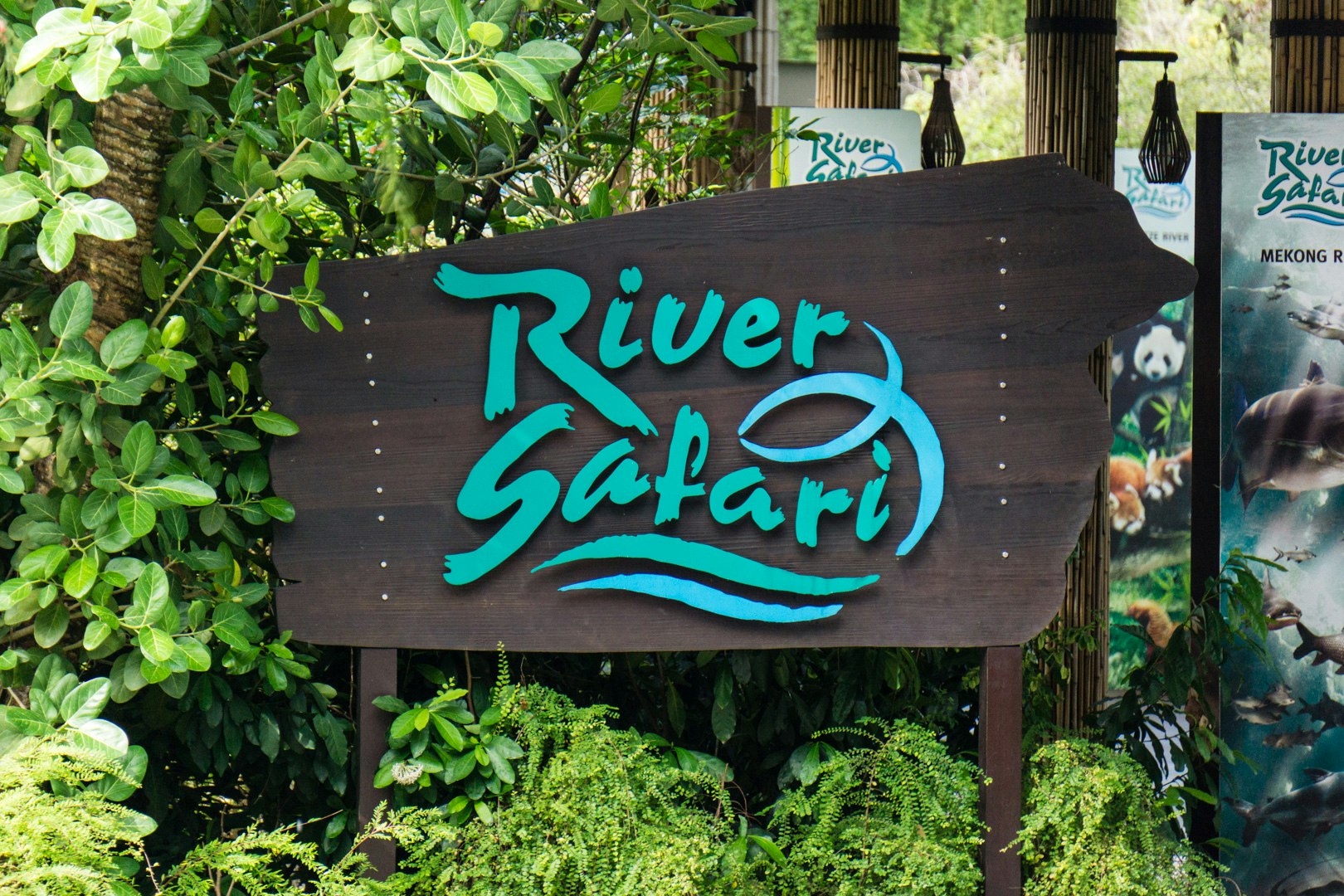 https://mdw-travel-data-us-east-1.s3.amazonaws.com/img/country/Singapore/River-Safari/img_02.jpg