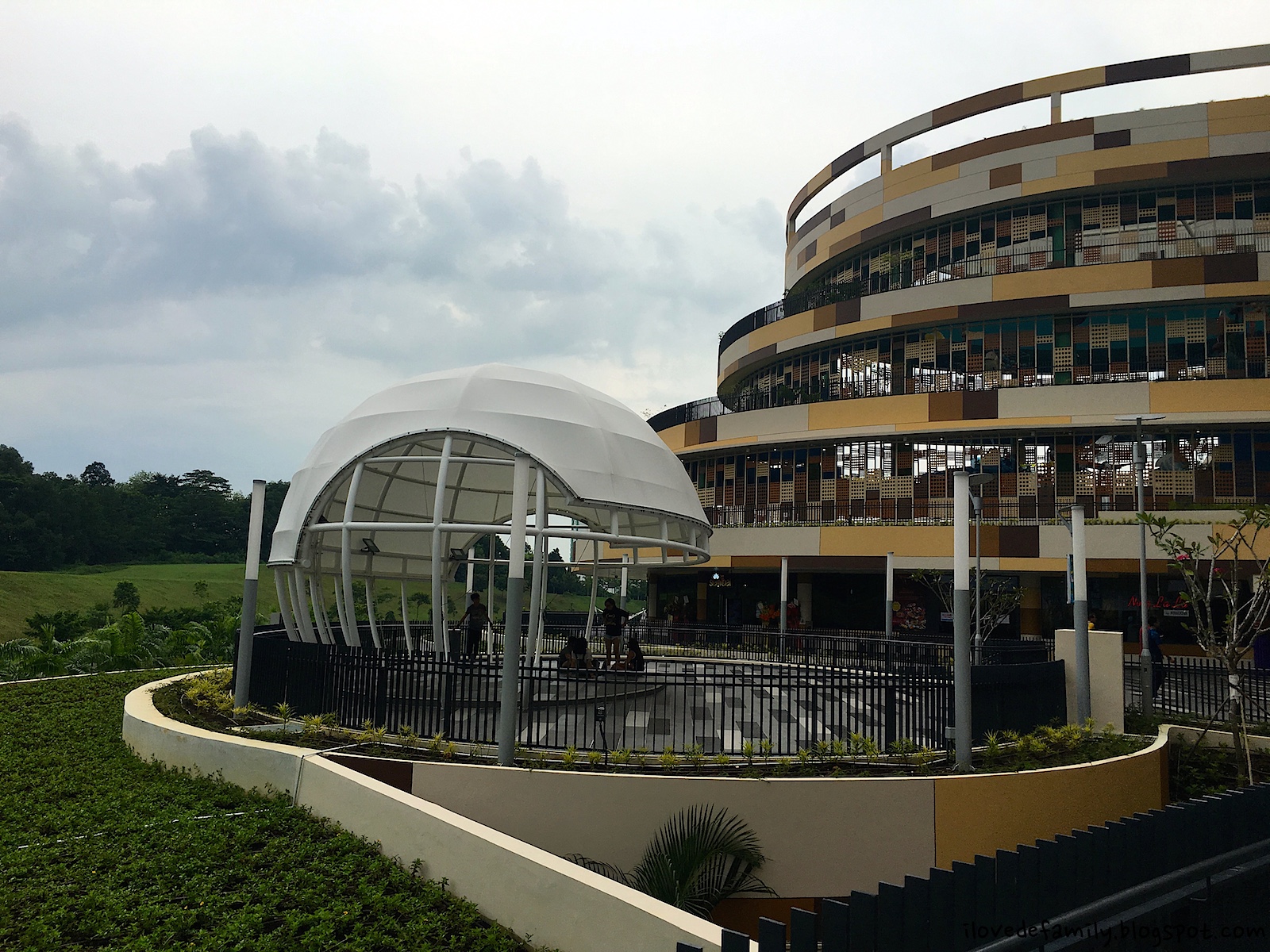 https://mdw-travel-data-us-east-1.s3.amazonaws.com/img/country/Singapore/SAFRA-Punggol/img_02.jpg