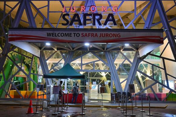 https://mdw-travel-data-us-east-1.s3.amazonaws.com/img/country/Singapore/Safra-Jurong/img_01.jpg