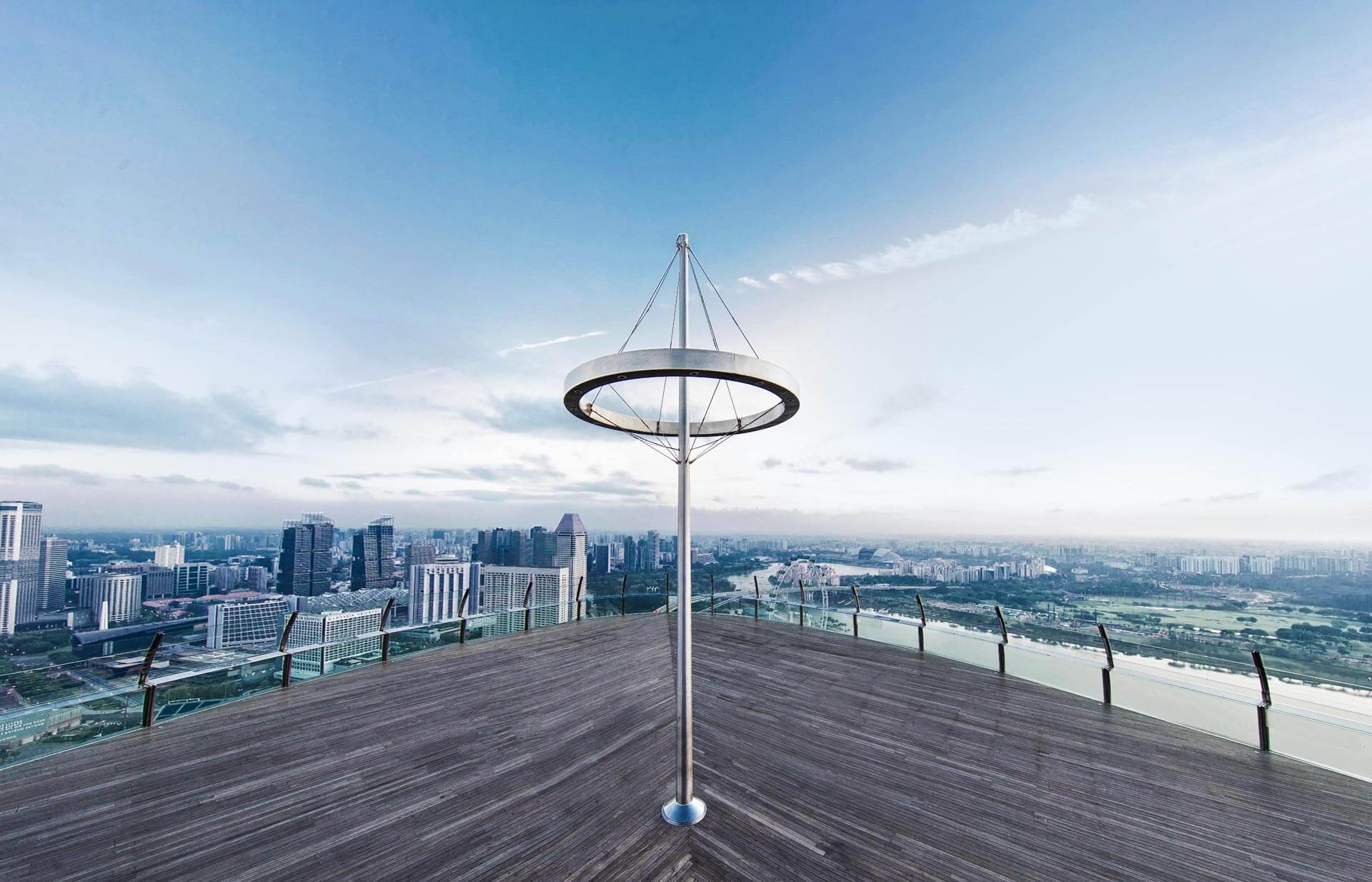 https://mdw-travel-data-us-east-1.s3.amazonaws.com/img/country/Singapore/Sands-SkyPark-Observation-Deck/img_02.jpg