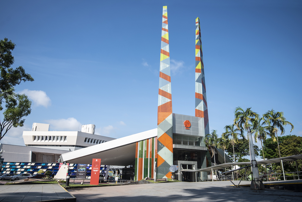 https://mdw-travel-data-us-east-1.s3.amazonaws.com/img/country/Singapore/Science-Centre-Singapore/img_01.jpg