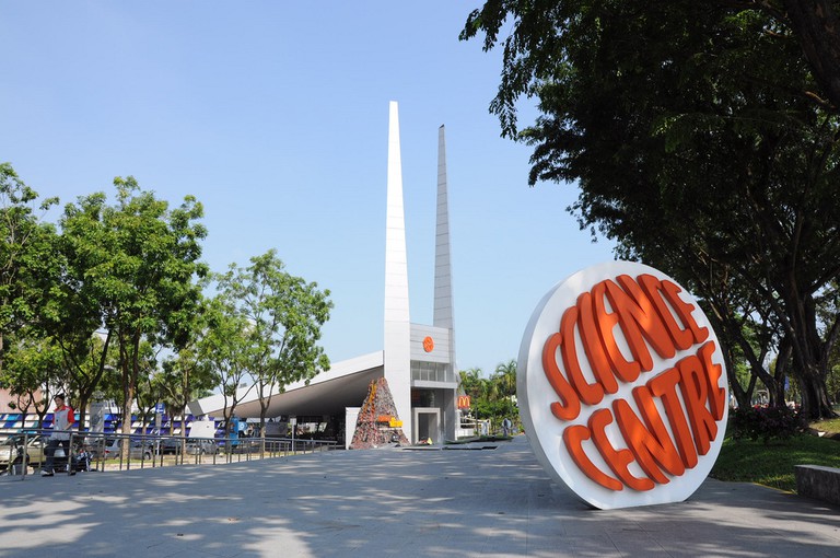 https://mdw-travel-data-us-east-1.s3.amazonaws.com/img/country/Singapore/Science-Centre-Singapore/img_02.jpg