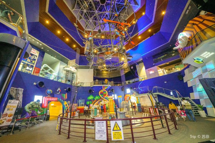 https://mdw-travel-data-us-east-1.s3.amazonaws.com/img/country/Singapore/Science-Centre-Singapore/img_03.jpg