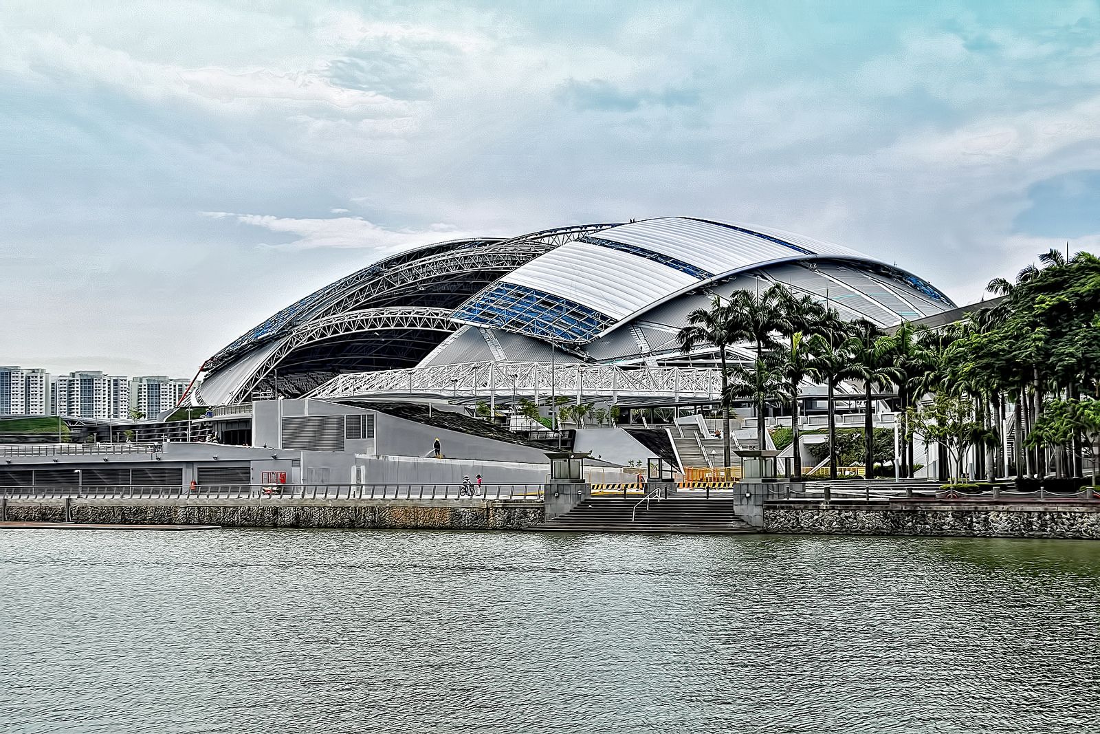 https://mdw-travel-data-us-east-1.s3.amazonaws.com/img/country/Singapore/Singapore-Sports-Hub/img_03.jpg