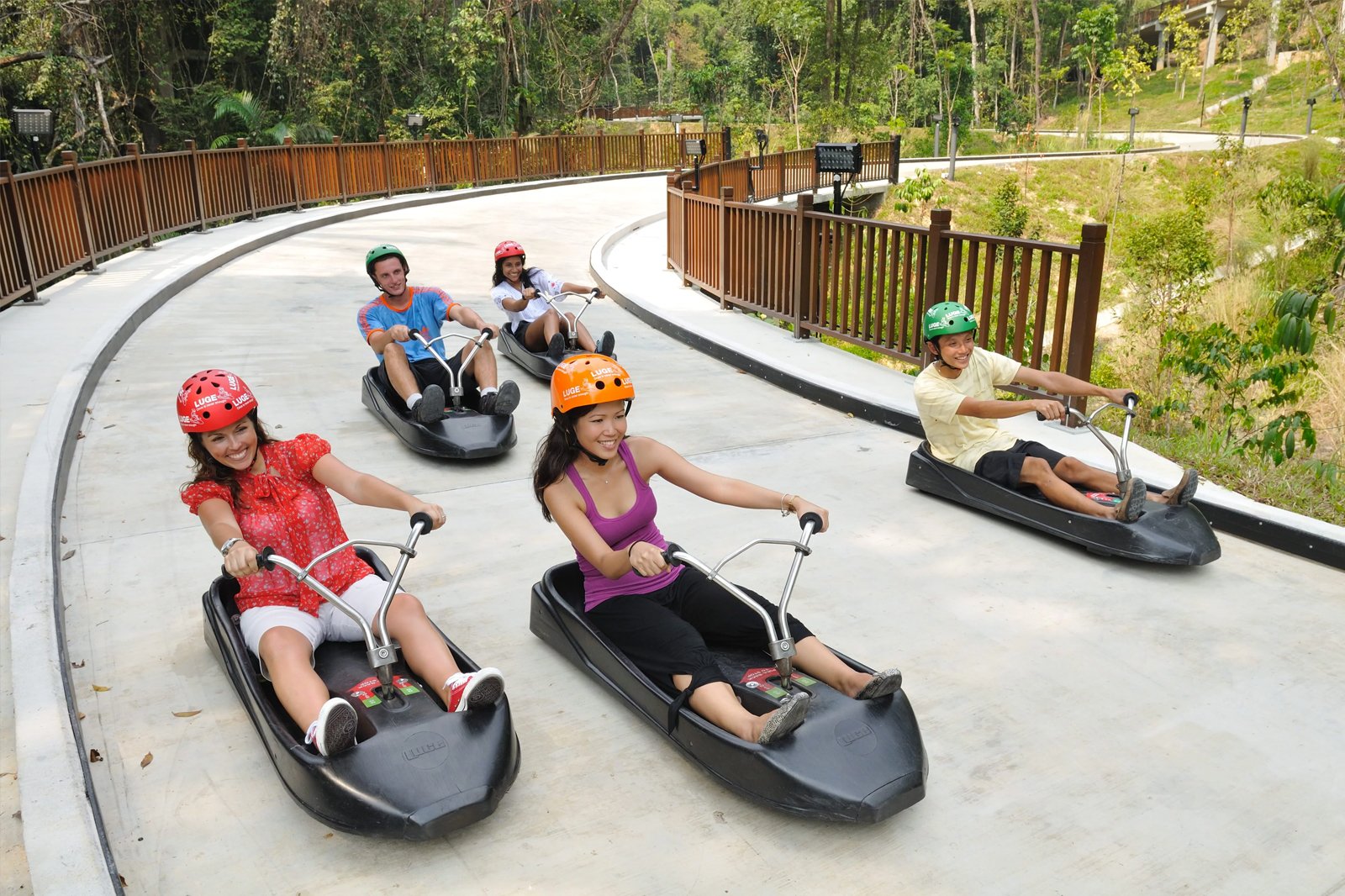 https://mdw-travel-data-us-east-1.s3.amazonaws.com/img/country/Singapore/Skyline-Luge-Sentosa/img_03.jpg