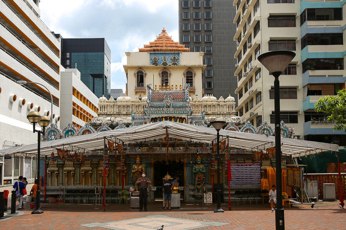 https://mdw-travel-data-us-east-1.s3.amazonaws.com/img/country/Singapore/Sri-Krishnan-Temple/img_02.jpg