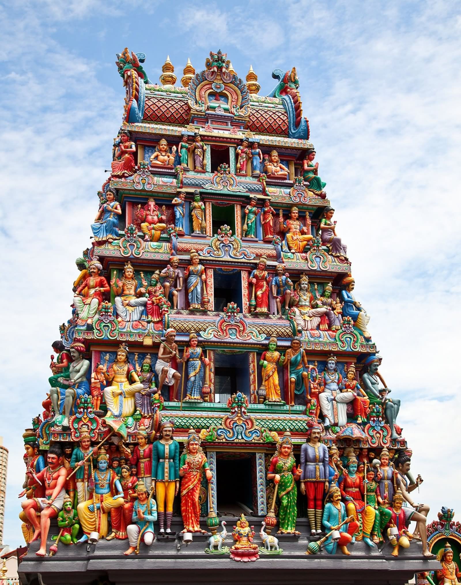 https://mdw-travel-data-us-east-1.s3.amazonaws.com/img/country/Singapore/Sri-Mariamman-Temple/img_00.jpg