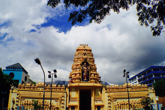 https://mdw-travel-data-us-east-1.s3.amazonaws.com/img/country/Singapore/Sri-Sivan-Temple/img_03.jpg