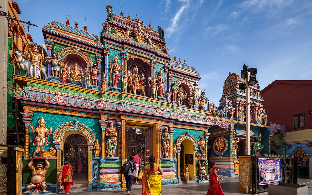 https://mdw-travel-data-us-east-1.s3.amazonaws.com/img/country/Singapore/Sri-Vadapathira-Kaliamman-Temple/img_03.jpg