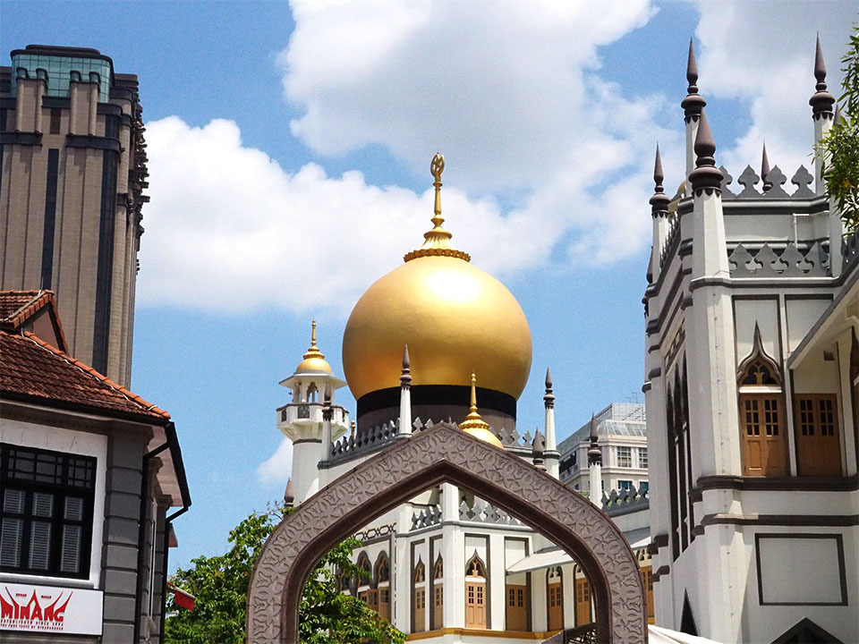https://mdw-travel-data-us-east-1.s3.amazonaws.com/img/country/Singapore/Sultan-Gate/img_00.jpg