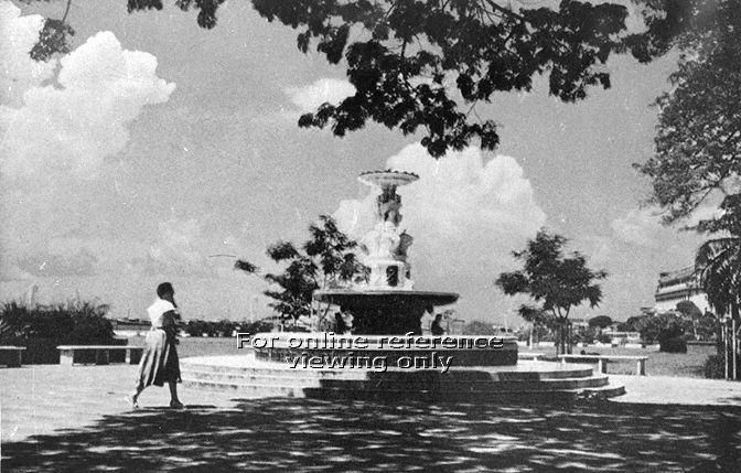 https://mdw-travel-data-us-east-1.s3.amazonaws.com/img/country/Singapore/Tan-Kim-Seng-Fountain/img_03.jpg