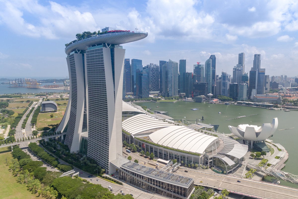 https://mdw-travel-data-us-east-1.s3.amazonaws.com/img/country/Singapore/The-Lawn-@-Marina-Bay/img_01.jpg