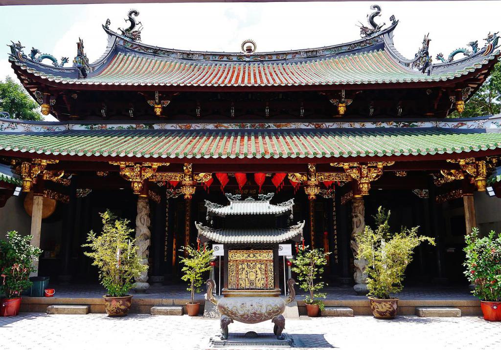 https://mdw-travel-data-us-east-1.s3.amazonaws.com/img/country/Singapore/Thian-Hock-Keng-Temple/img_00.jpg