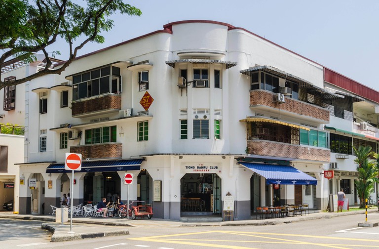 https://mdw-travel-data-us-east-1.s3.amazonaws.com/img/country/Singapore/Tiong-Bahru-Estate/img_00.jpg